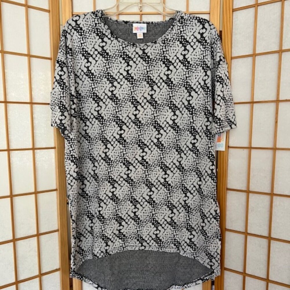 LuLaRoe Shirt. Irma. Black and White